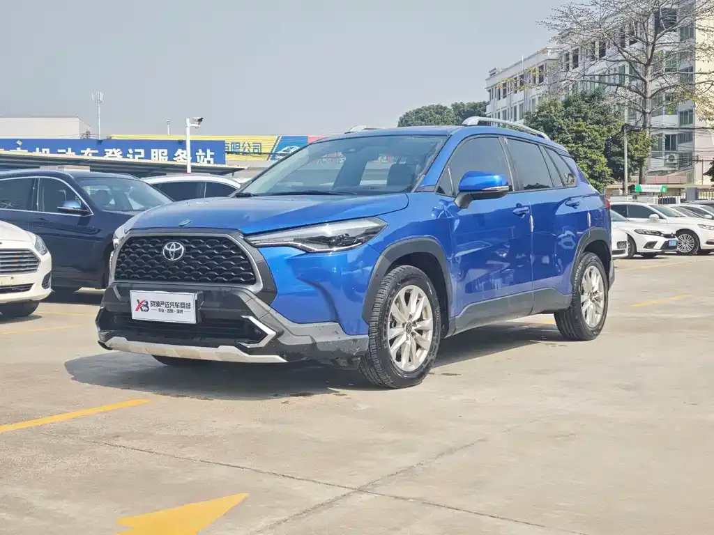 Toyota Corolla Cross — фото 1