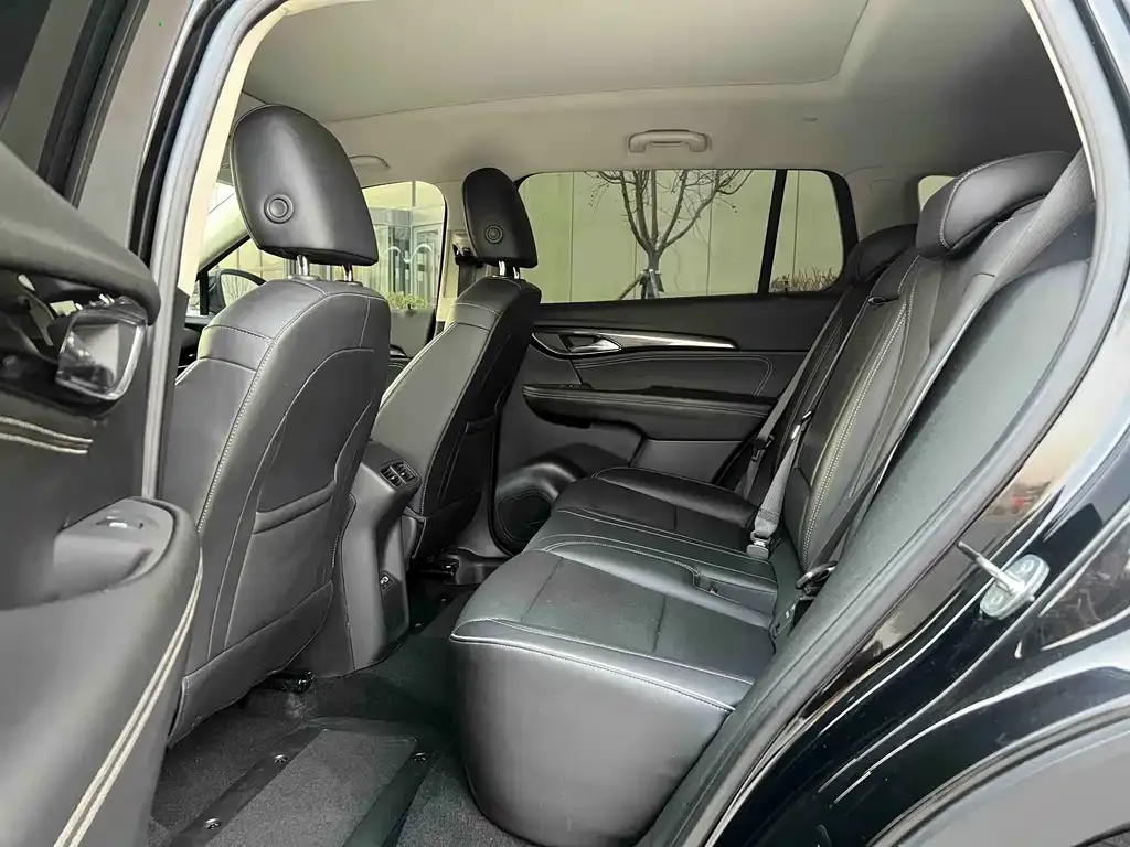 Buick Envision Plus — фото 4
