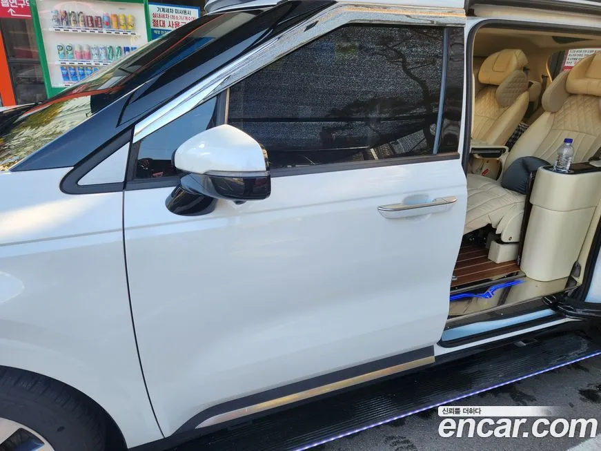 Kia Carnival — фото 1