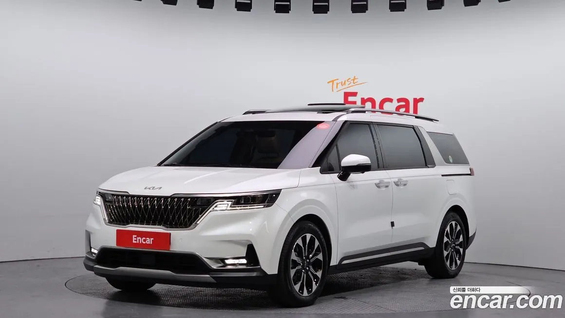 Kia Carnival — фото 1