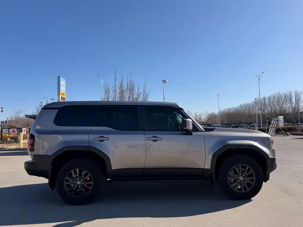 Toyota Prado — фото 2