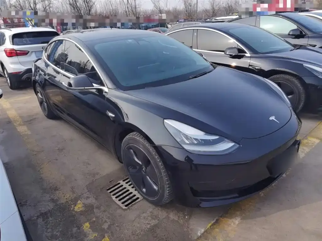 Tesla Model 3 — фото 4