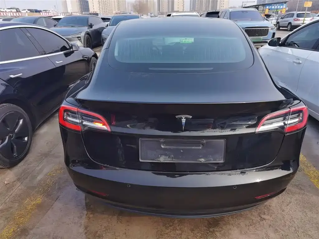 Tesla Model 3 — фото 5