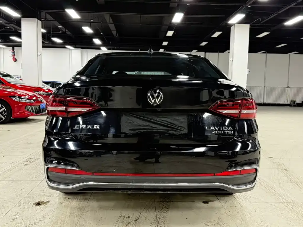 Volkswagen Lavida — фото 9
