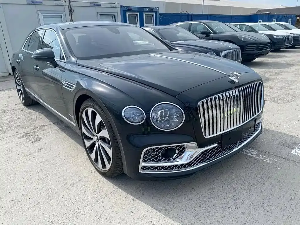 Bentley Flying Spur — фото 3