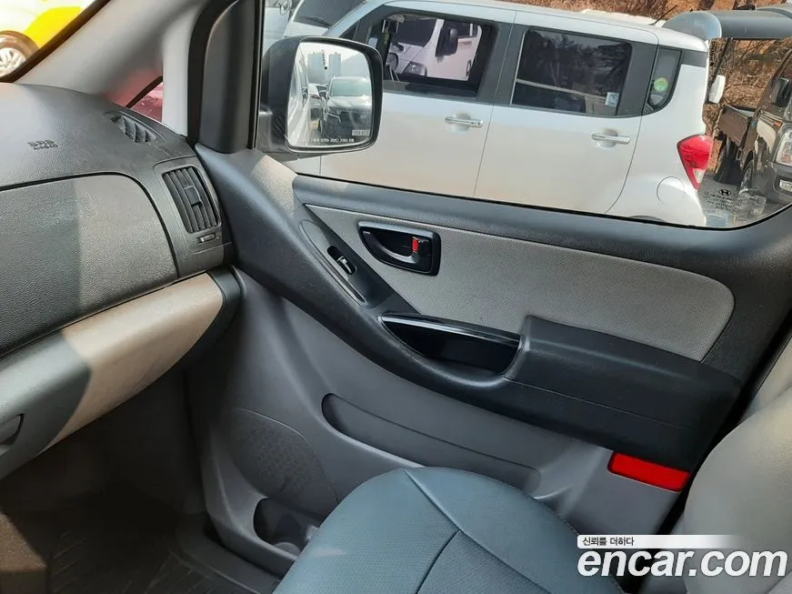 Hyundai Starex — фото 10