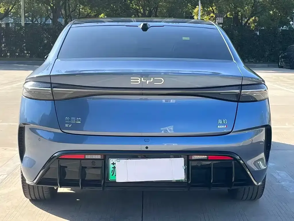 BYD Seal — фото 3