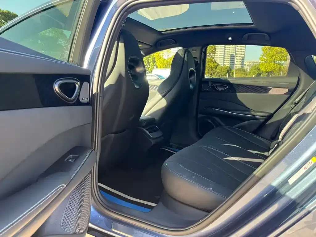 BYD Seal — фото 6