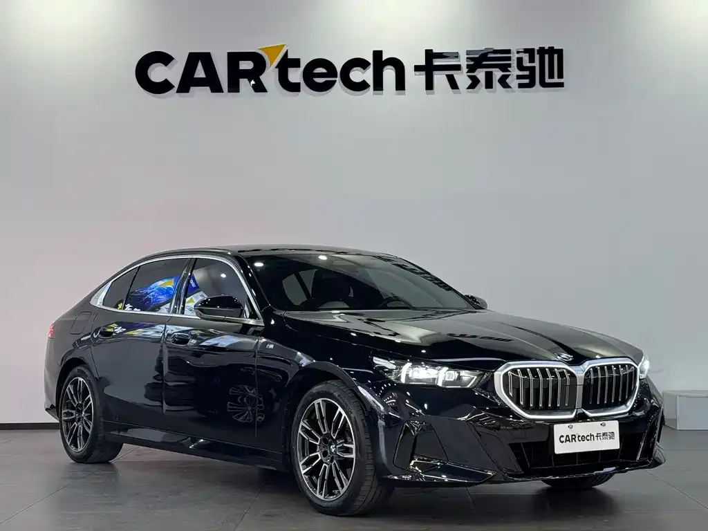 BMW 5 Series — фото 4
