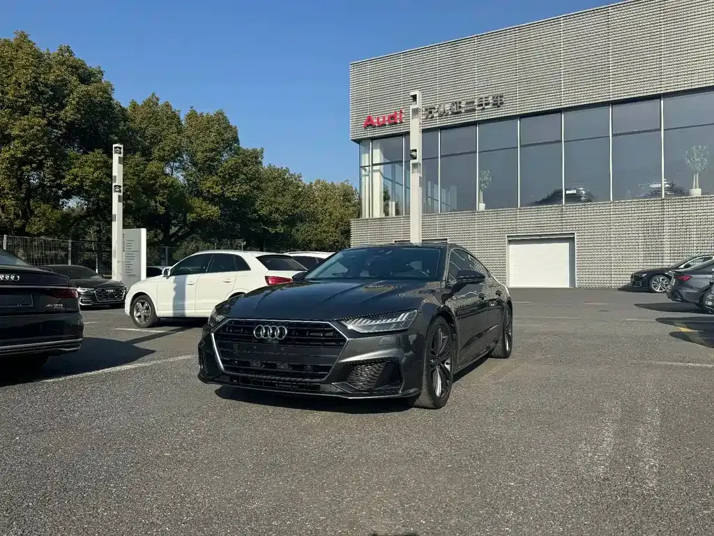 Audi A7 — фото 1