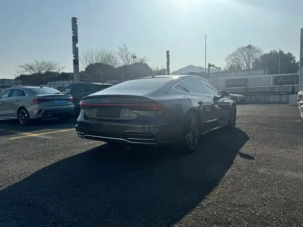 Audi A7 — фото 9