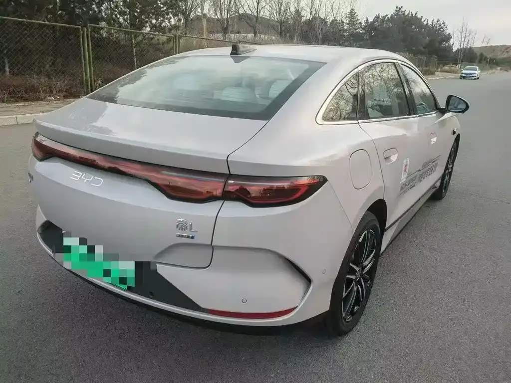 BYD Qin L — фото 8