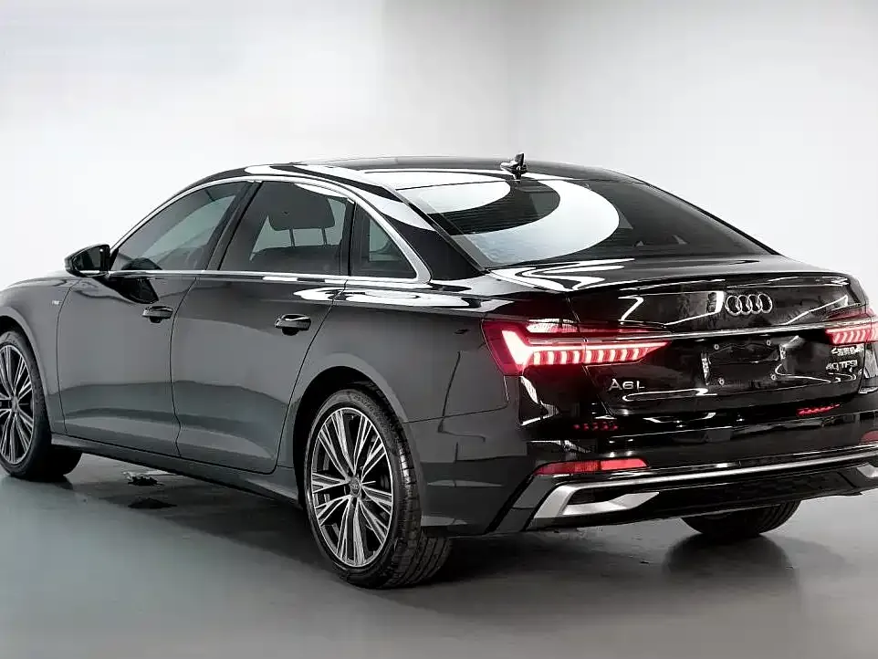 Audi A6L — фото 7