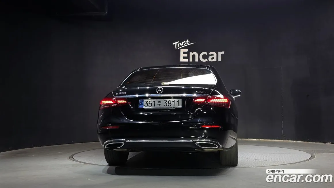 Mercedes-Benz E-Class — фото 10