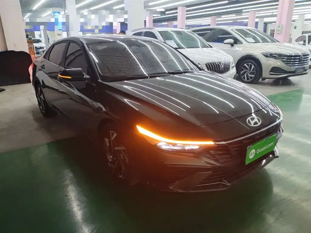 Hyundai Elantra — фото 4