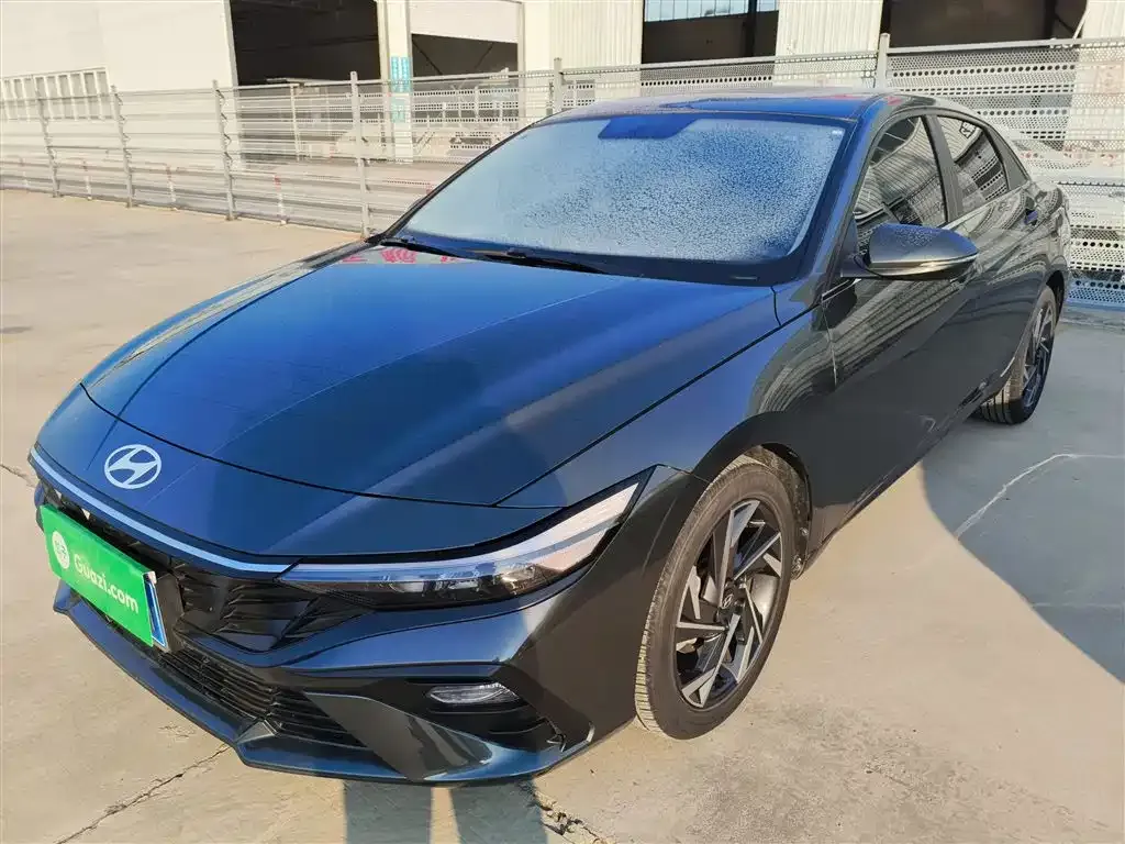 Hyundai Elantra — фото 4