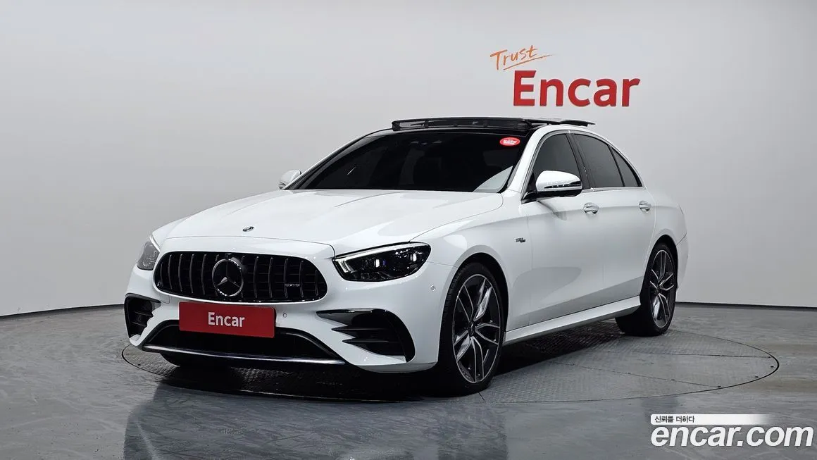 Mercedes-Benz E-Class — фото 1