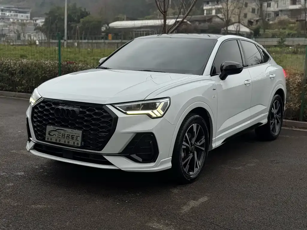 Audi Q3 Sportback — фото 1