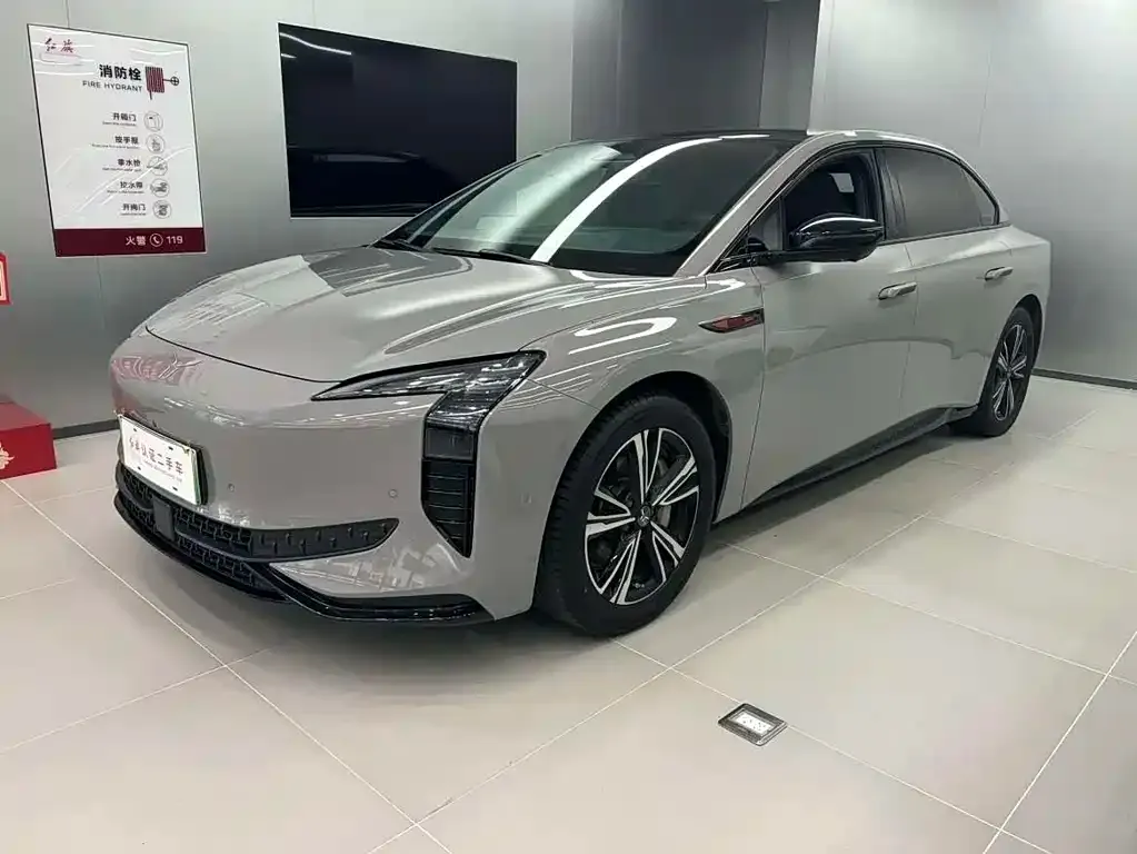 Hongqi EH7 — фото 1