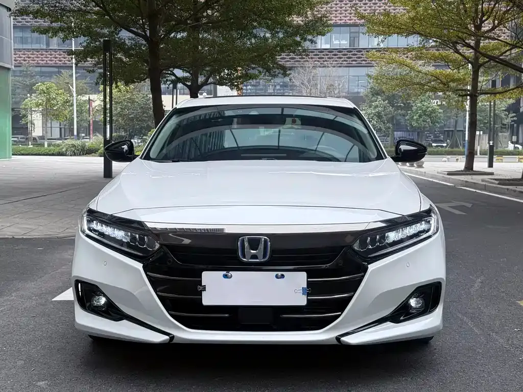 Honda Accord — фото 8