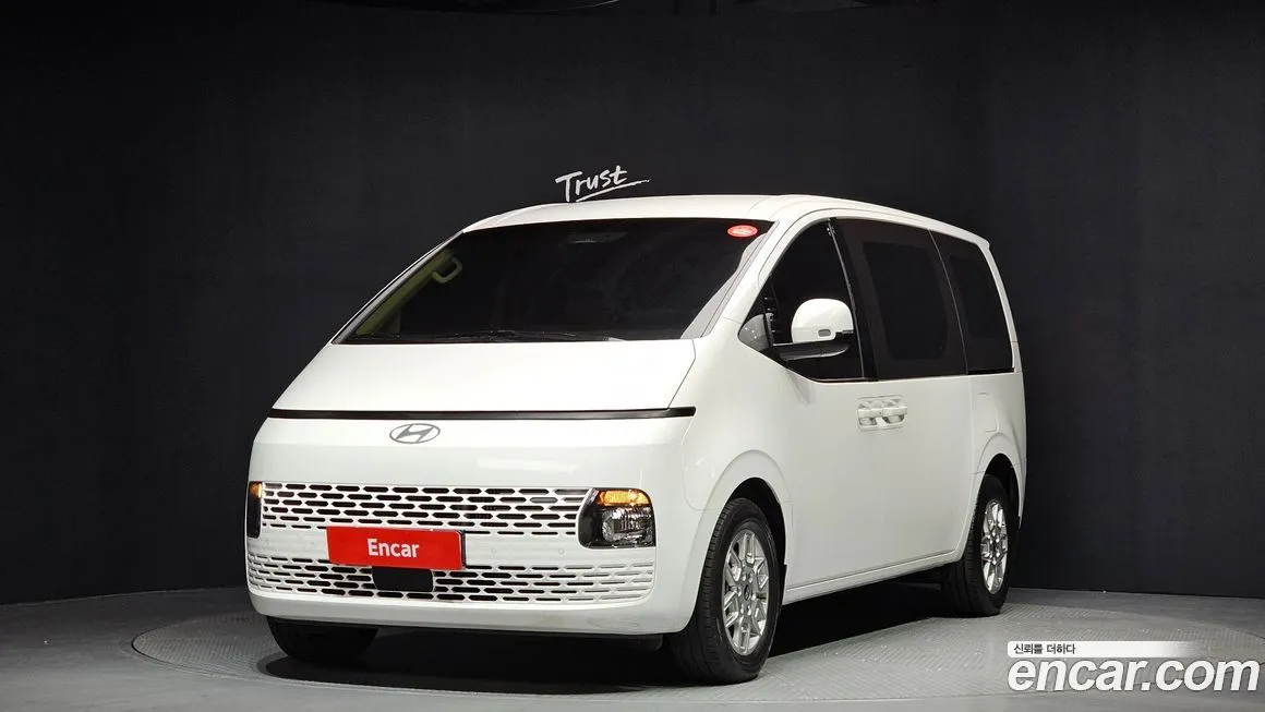 Hyundai Staria — фото 1