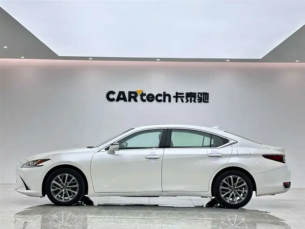 Lexus ES — фото 4