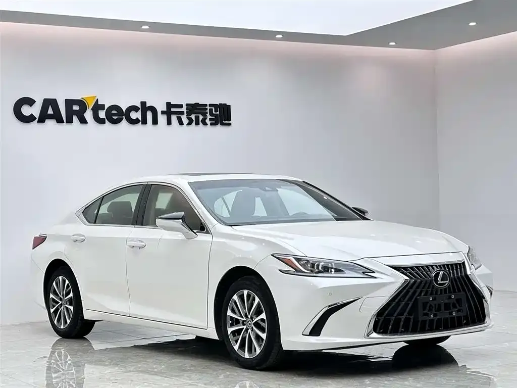 Lexus ES — фото 10