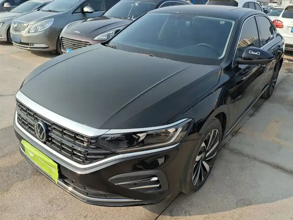 Volkswagen Passat — фото 1