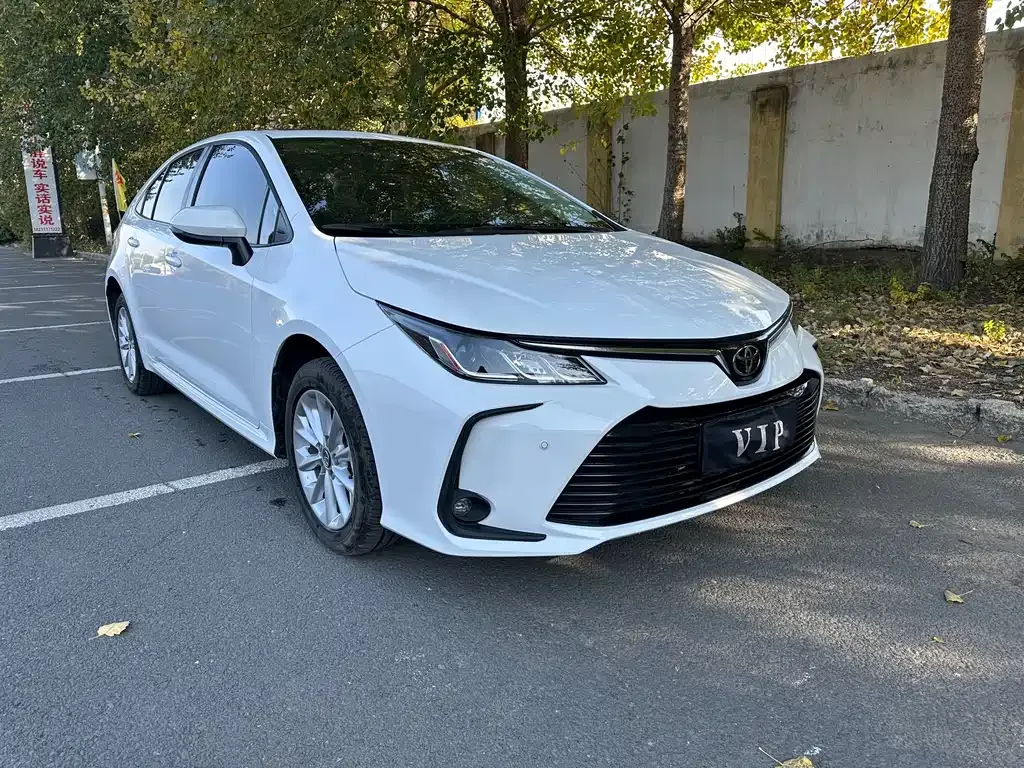 Toyota Corolla — фото 4