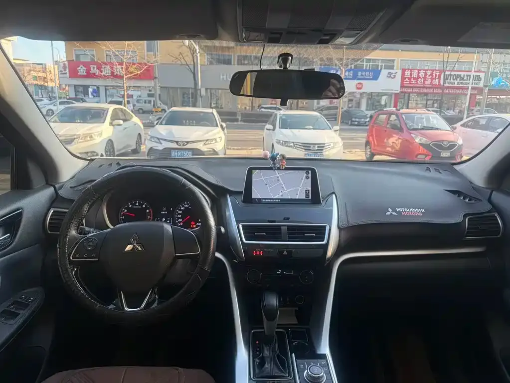 Mitsubishi Eclipse Cross — фото 8
