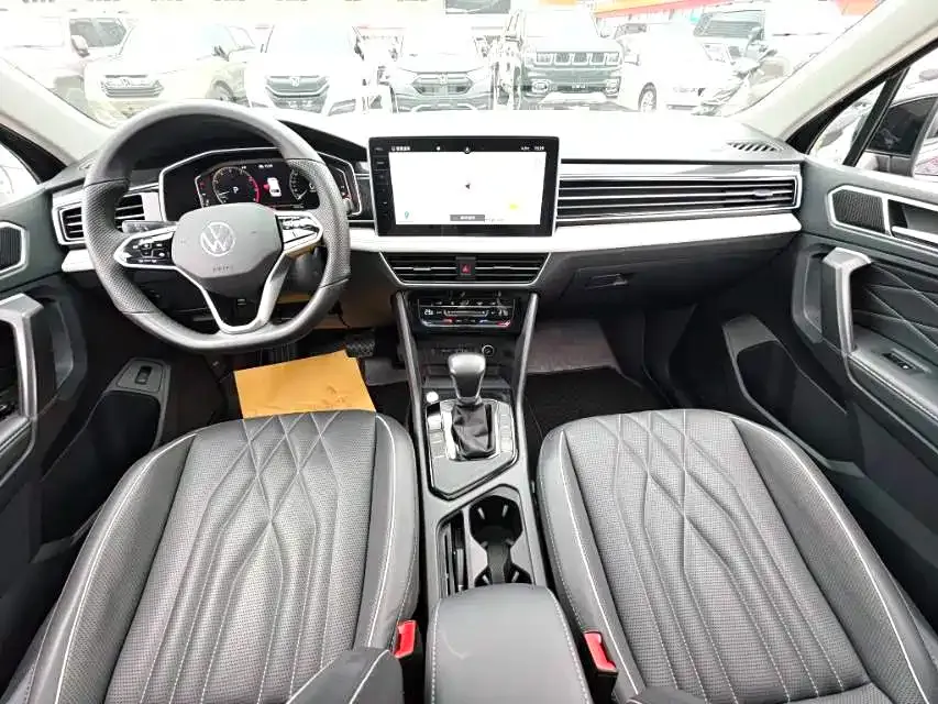 Volkswagen Tiguan L — фото 5