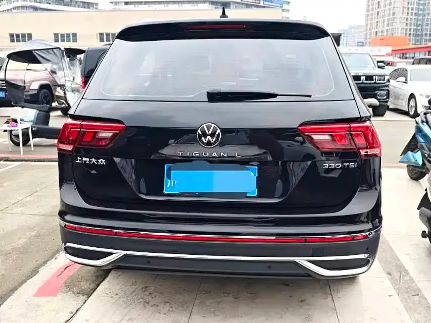 Volkswagen Tiguan L — фото 3