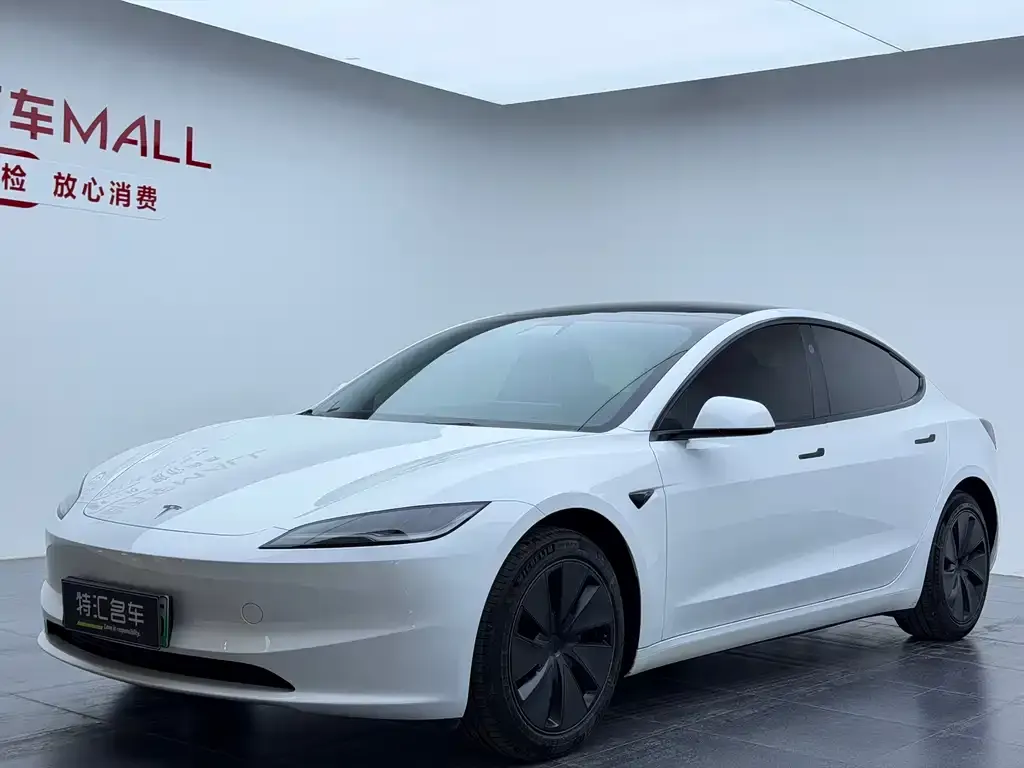 Tesla Model 3 — фото 1