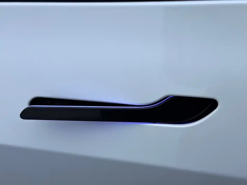 Tesla Model 3 — фото 2