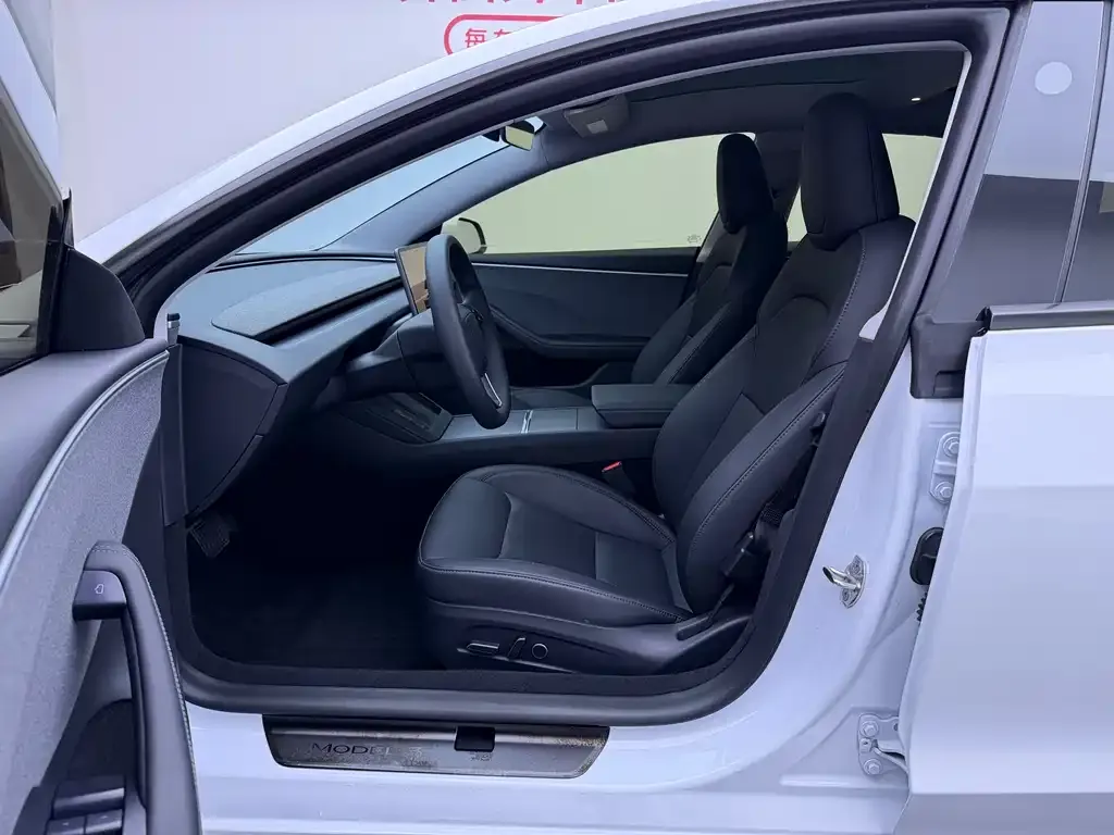 Tesla Model 3 — фото 10