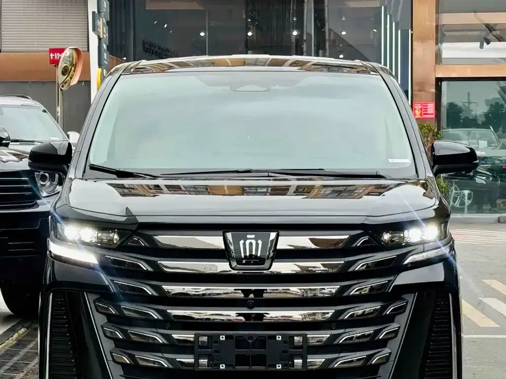Toyota Vellfire — фото 5