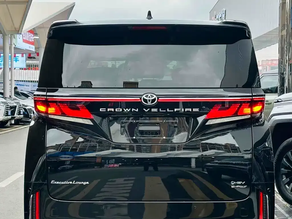 Toyota Vellfire — фото 4