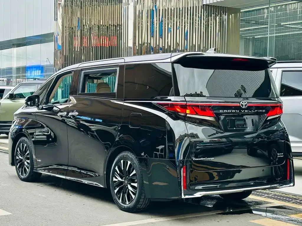 Toyota Vellfire — фото 8