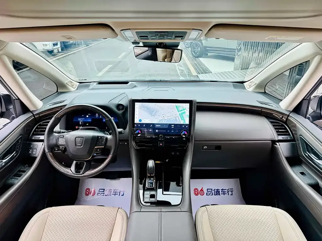 Toyota Vellfire — фото 9