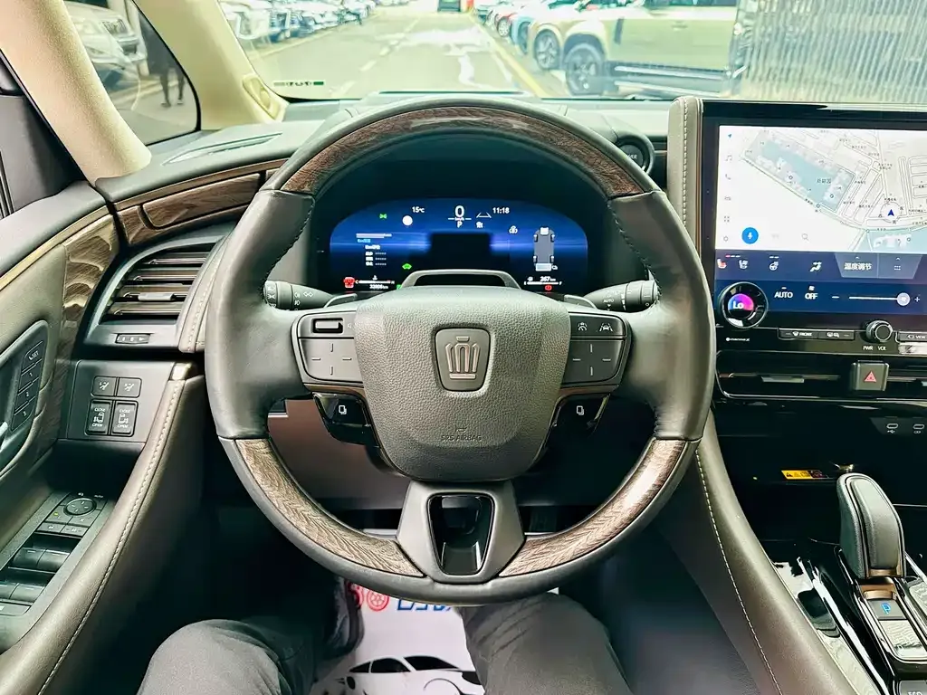 Toyota Vellfire — фото 6
