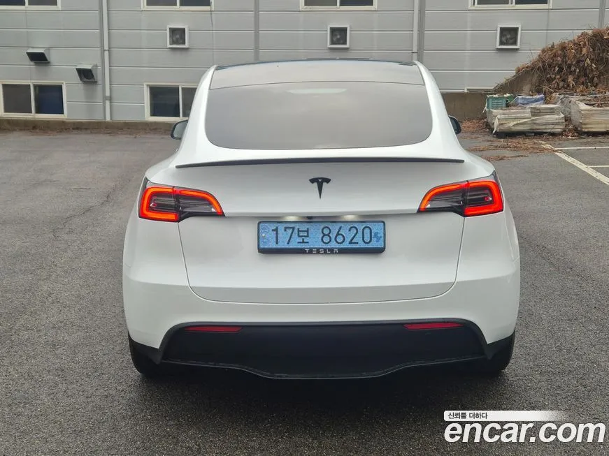 Tesla Model Y — фото 8