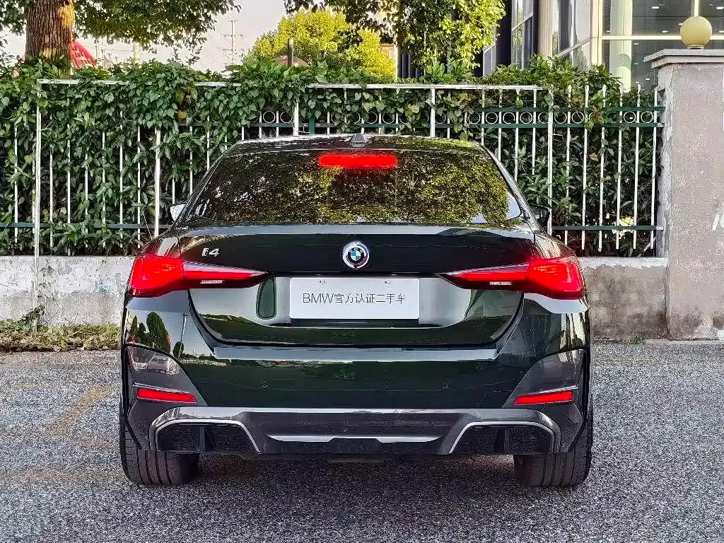 BMW i4 — фото 9