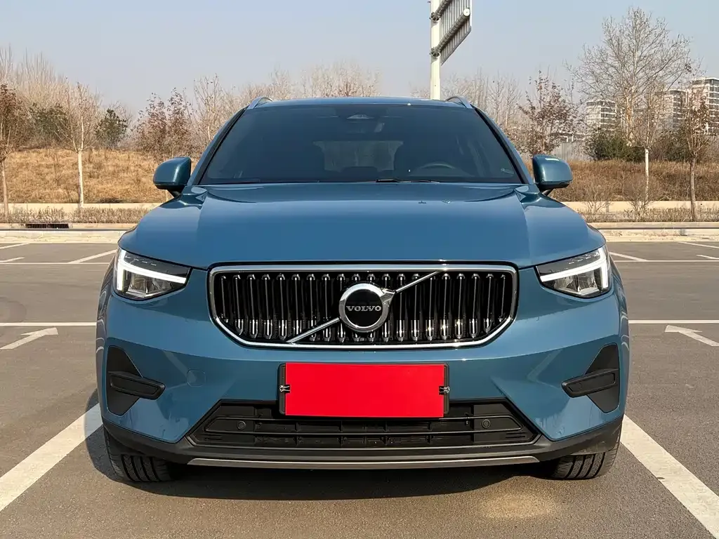 Volvo XC40 — фото 5
