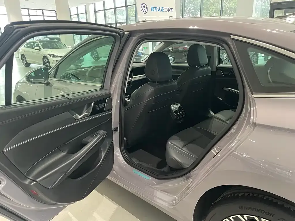 Volkswagen Passat — фото 7