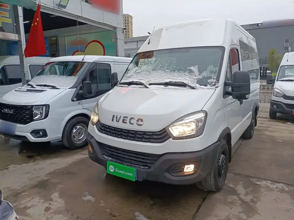 IVECO Ousheng — фото 5