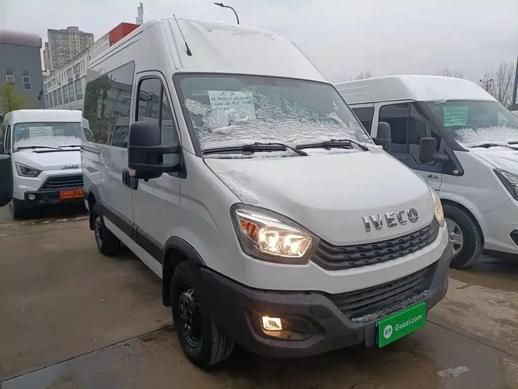 IVECO Ousheng — фото 2