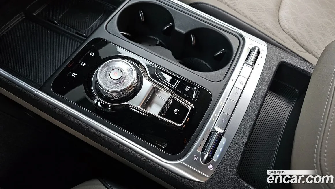 Kia Carnival — фото 10