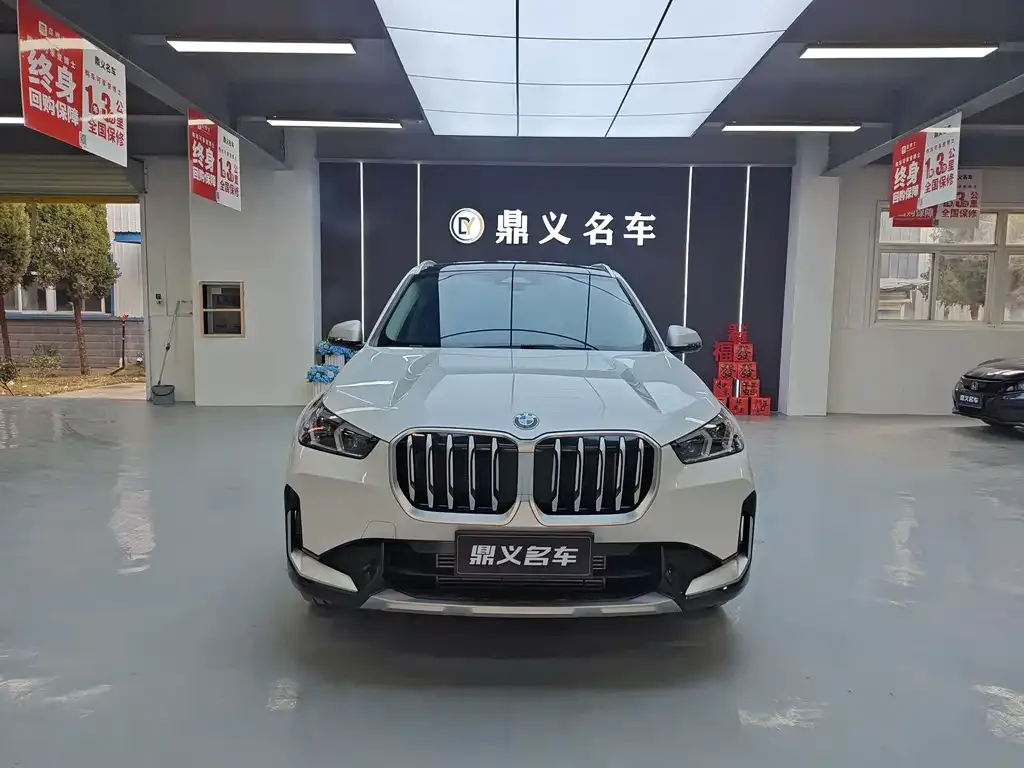 BMW X1 — фото 1