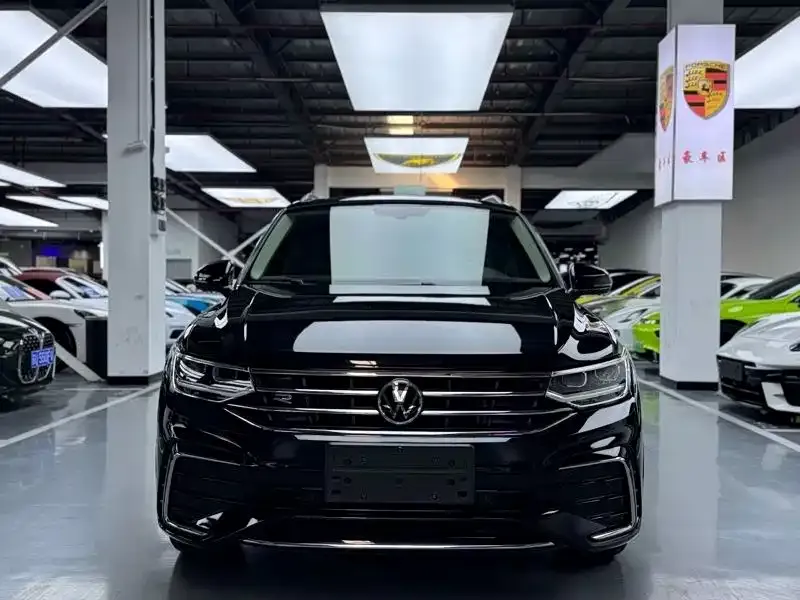 Volkswagen Tiguan L — фото 2