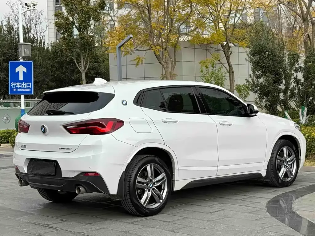 BMW X2 — фото 7